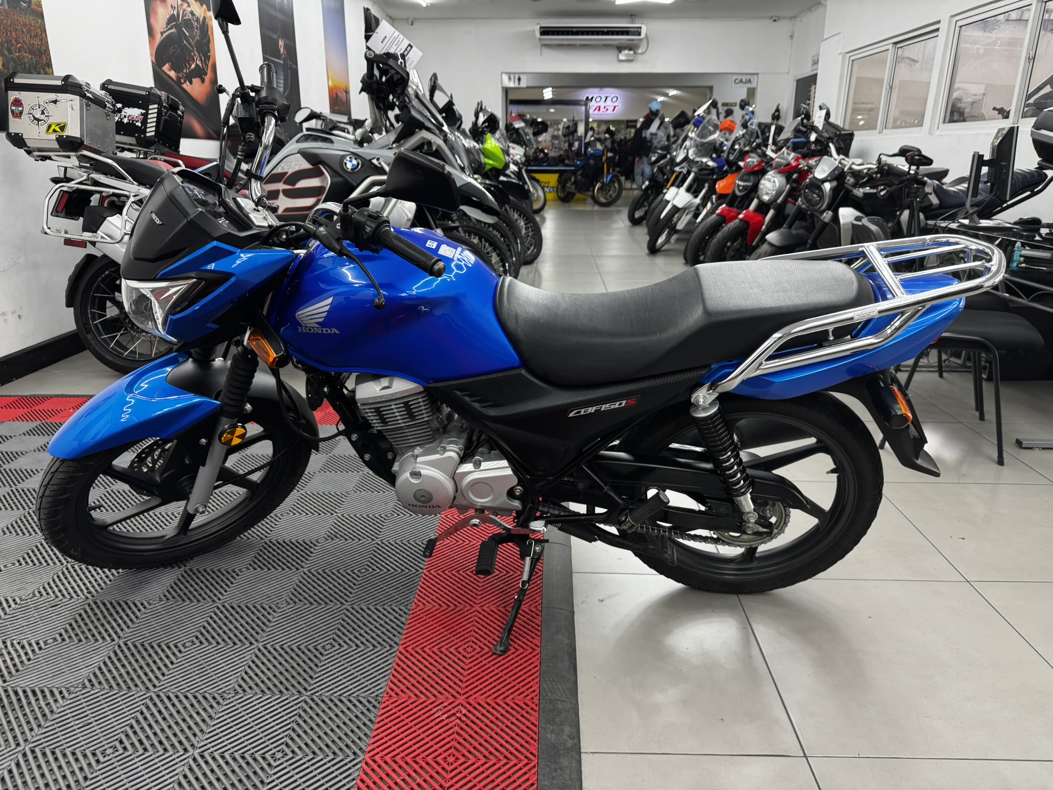 HONDA CBF150S 2024 - Imagen 2