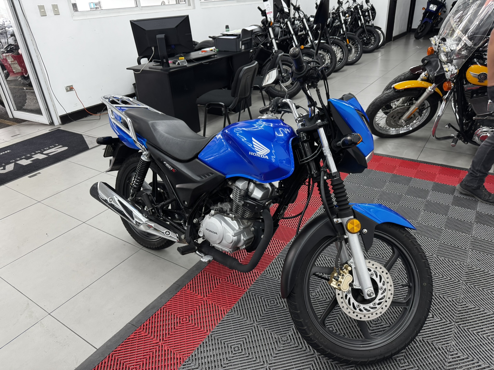 HONDA CBF150S 2024 - Imagen 4