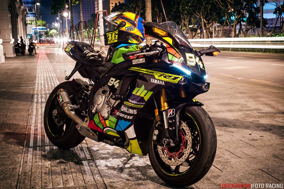 Ketika All New Yamaha R1 2015 Bermotif Sun Moon Valentino