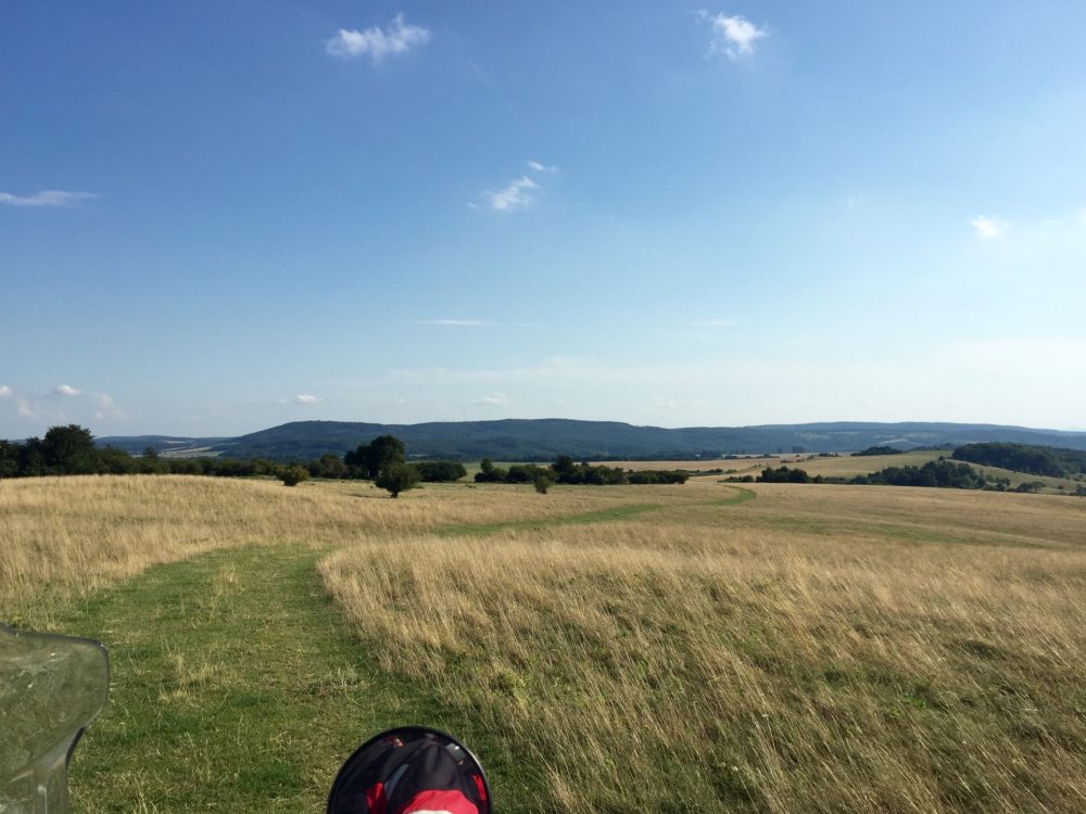 Straße im Bakony-Gebirge?