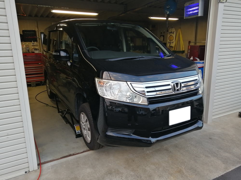ギガテックス・モータースホンダ ステップワゴン (RK1) に