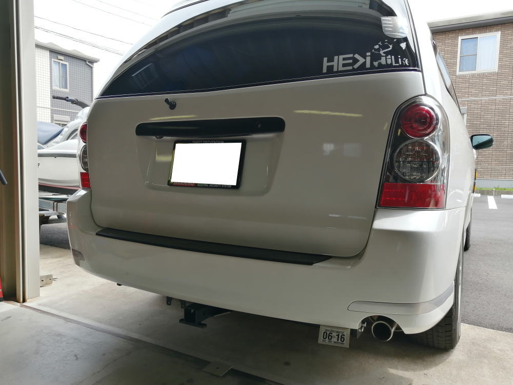 ギガテックス・モータースマツダ MPV (LW3W) にヒッチメンバーの