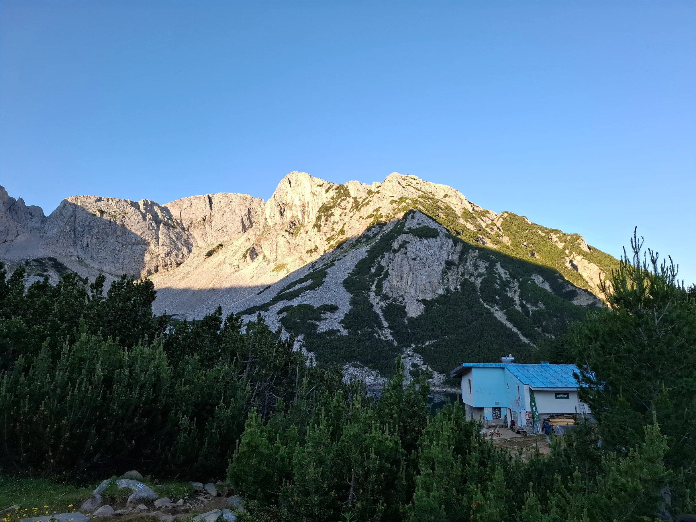 sinanitsa hut