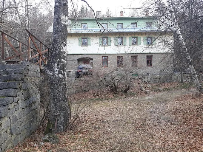Belite brezi hut
