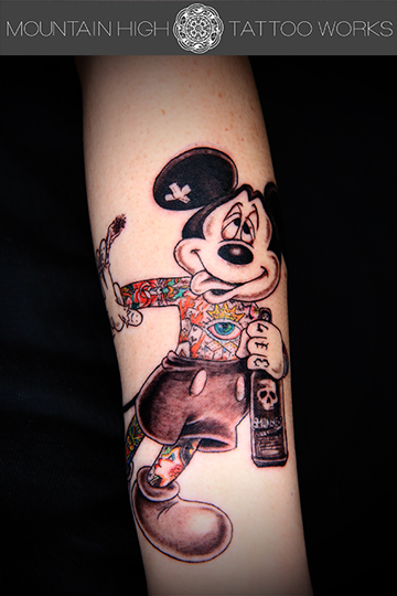 ミッキーマウス – 札幌で繊細で優美なタトゥーを手がける女性彫師