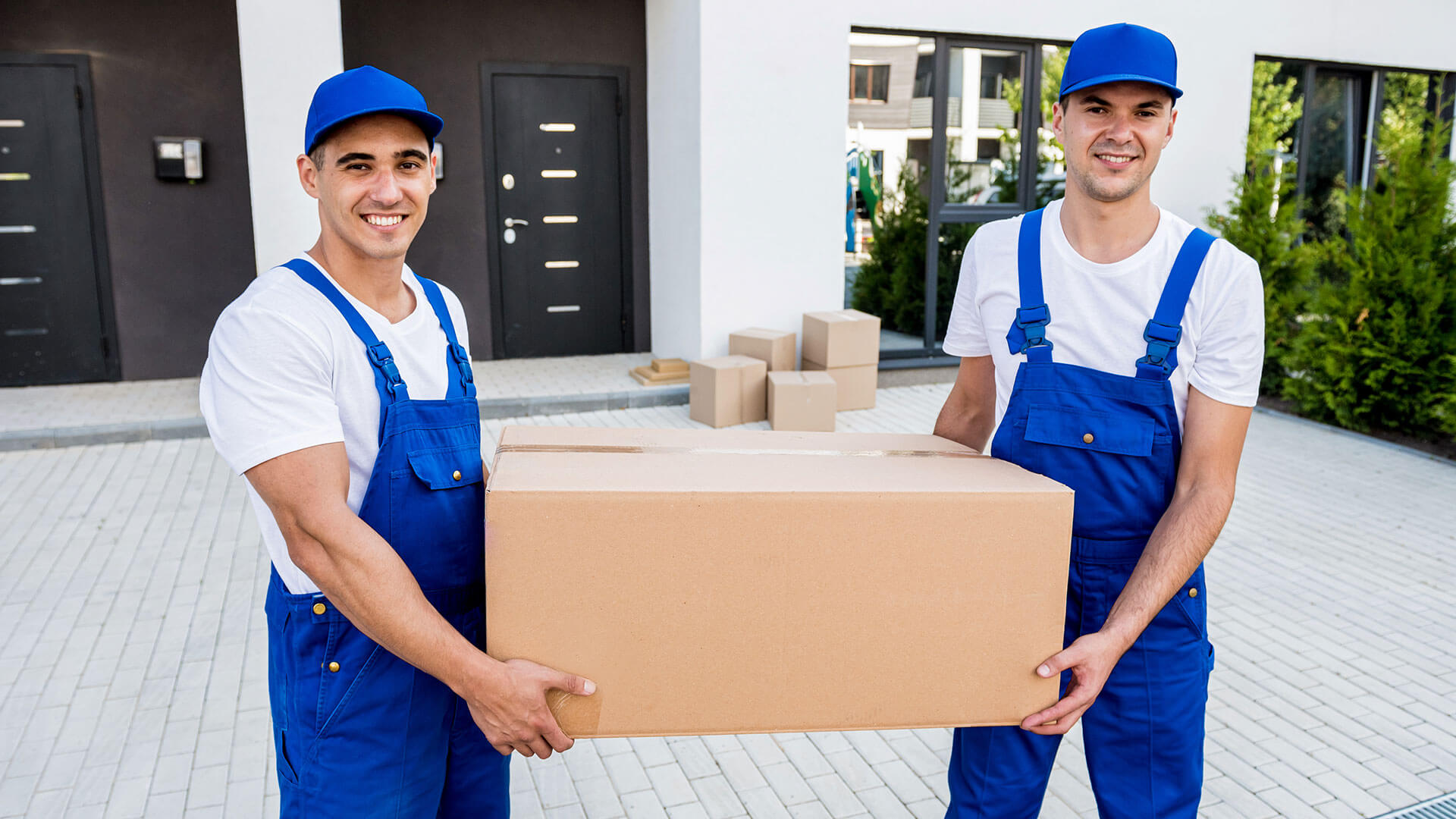 Things to Check Before Hiring Movers and Packers