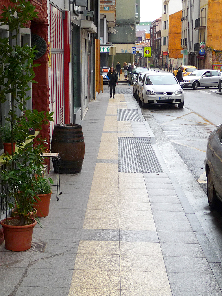Mobiliario de terraza en c/Berta Perogordo, 4