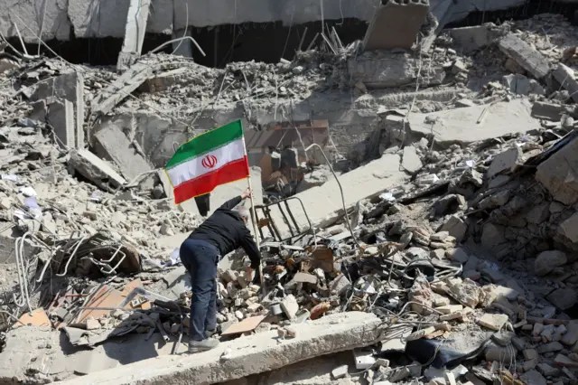Aos presos políticos do Irã, presos ‘entre as duas lâminas de uma tesoura’ – Carta Aberta