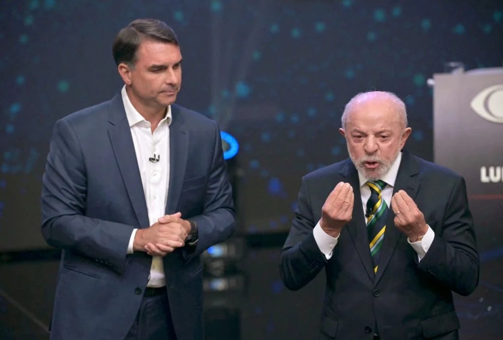 Debate expõe estratégia de ataques de Flávio e deixa propostas em segundo plano