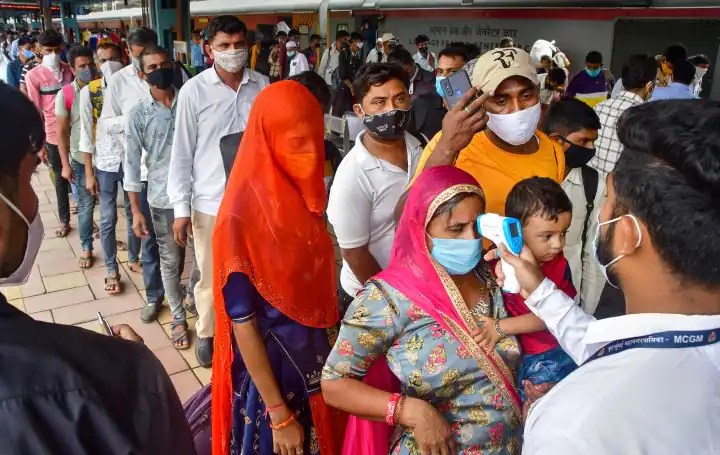 Coronavirus Cases Today: देश में पिछले 24 घंटों में आए करीब 11 हजार मामले, जानिए कितने लोगों की हुई मौत ?