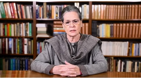 ओमिक्रॉन खतरे के बीच खड़का फोन: कांग्रेस अध्यक्ष सोनिया गांधी ने CM से की फोन पर बातचीत, जानिए और क्या हुईं बातें