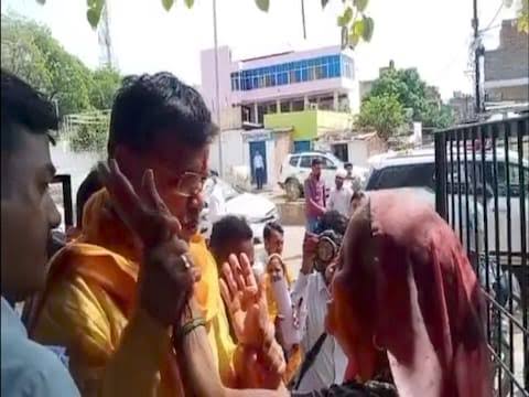 MP के मंत्री जी ने खाये थप्पड़ ! योजना का जायजा लेने पहुंचे थे मिनिस्टर, फिर महिला ने गाल में जड़ दिया…जानिए पूरा मामला