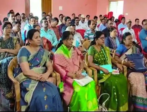 3 हजार स्कूलों में प्राचार्य नहीं ? 10 साल से नहीं हुई पदोन्नति, प्रभारियों के भरोसे स्कूल, जानिए सरकार की कैसे बढ़ेगी मुसीबत ?