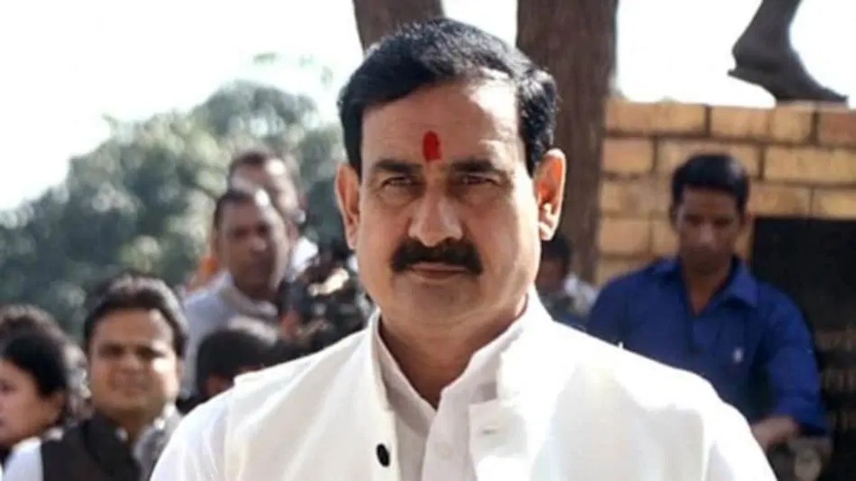 क्या 2023 का चुनाव नहीं लड़ पाएंगे Narottam Mishra ? आज आएगा सुप्रीम कोर्ट का फैसला, जानिए किस मामले में चल रहा केस ?