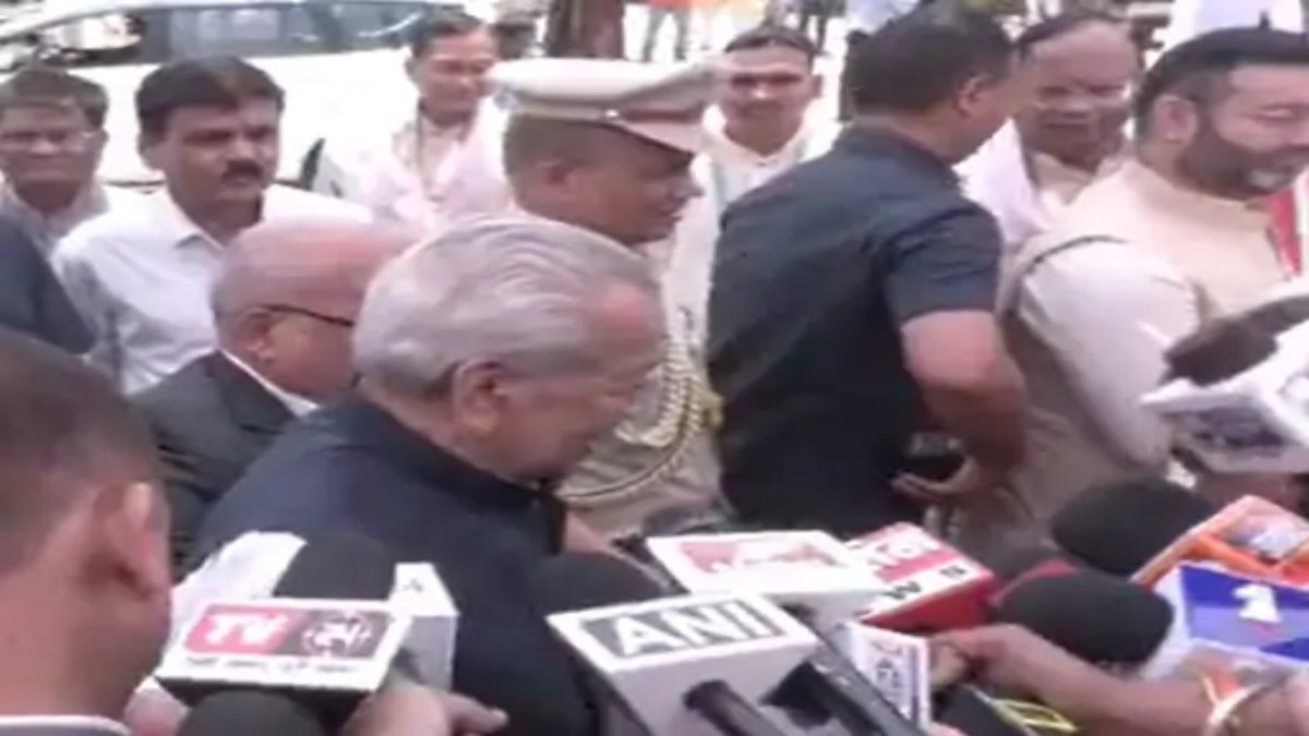 क्या लटका रहेगा आरक्षण बिल ? राज्यपाल बोले- Ask to CM और चले गए, मुख्यमंत्री बघेल ने कहा- BJP आरक्षण के खिलाफ है