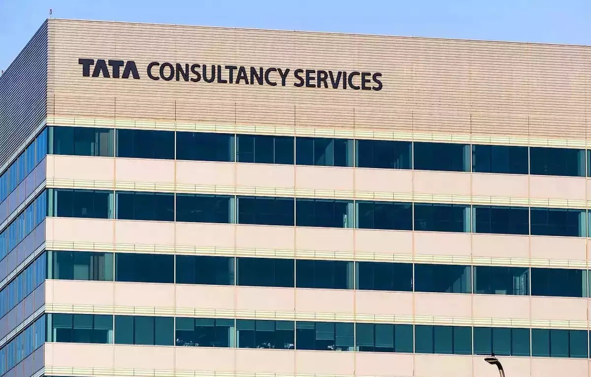 TCS Dividend Update: टाटा ग्रुप की आईटी कंपनी के शेयरधारकों के खाते में बरसेगा पैसा, जानिए कब मिलेगा डेविडेंड ?