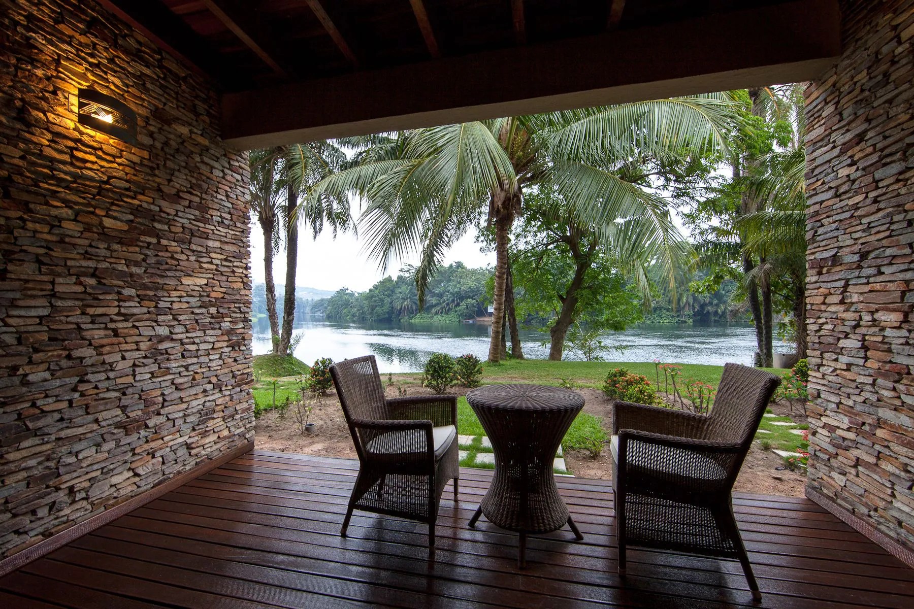 TOP HOTELS IN AKOSOMBO