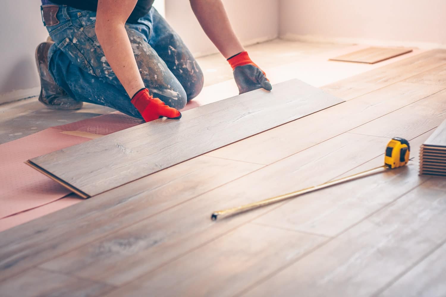 How to remove hardwood flooring (step-by-step guide)