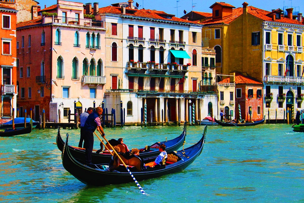venice gondola bucket list