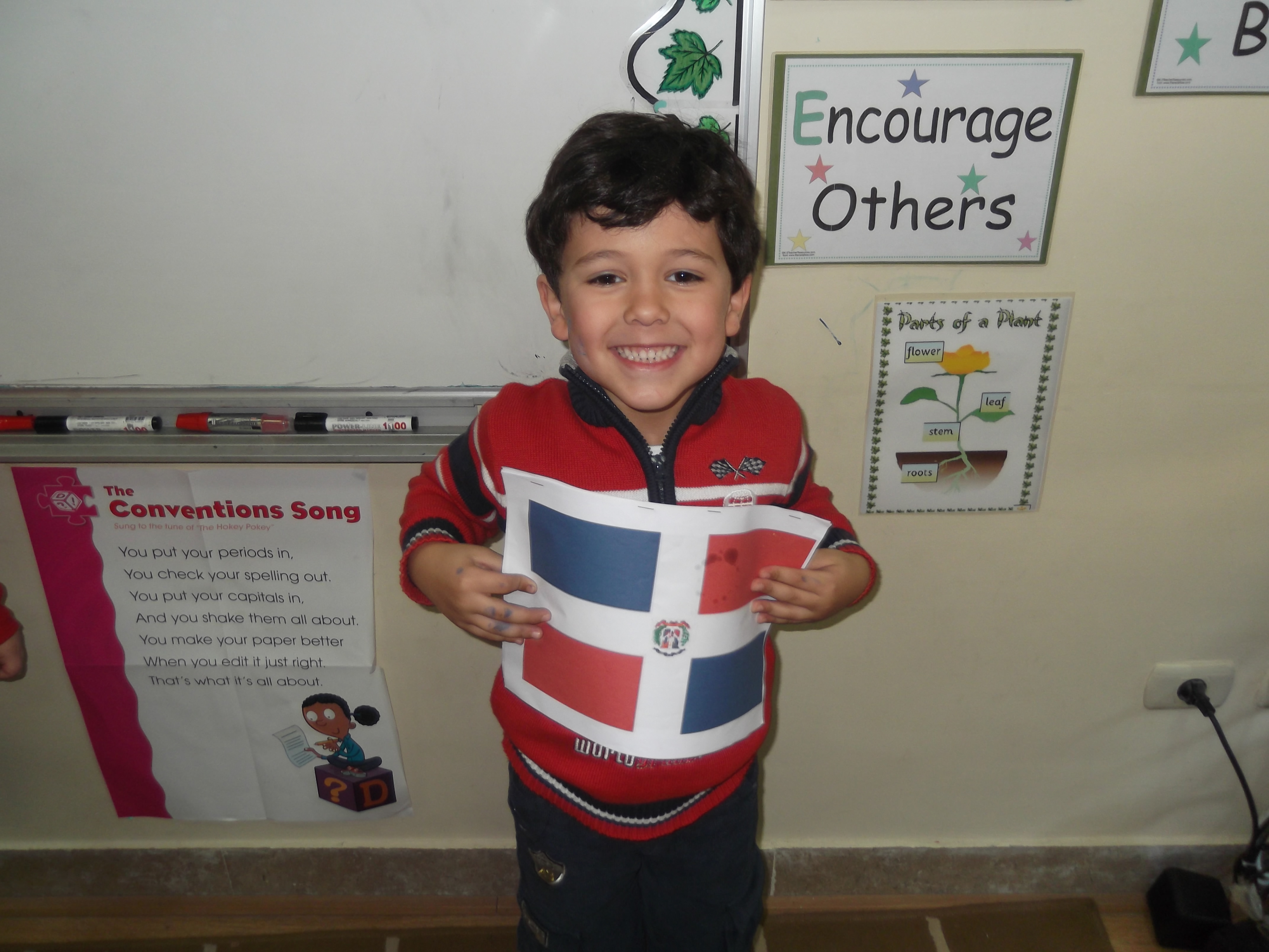 Karim presented to the class his photos about Dominican Republic. He continued smiling! :)