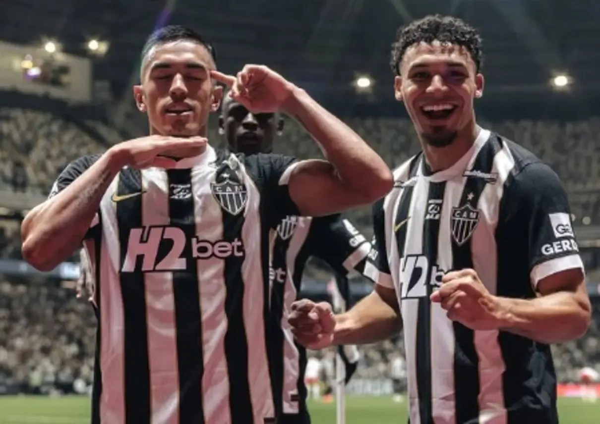 Jogadores do Atlético-MG comemoram gol de empate nos acréscimos contra o Red Bull Bragantino pela Copa Sul-Americana