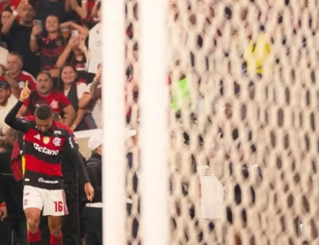 Flamengo elimina Cruzeiro com golaços de Arrascaeta e Samuel Lino e avança às quartas da Libertadores