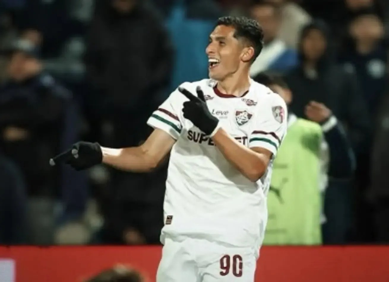 Fluminense supera expulsão e polêmica, elimina Rivadavia nos pênaltis e avança na Libertadores