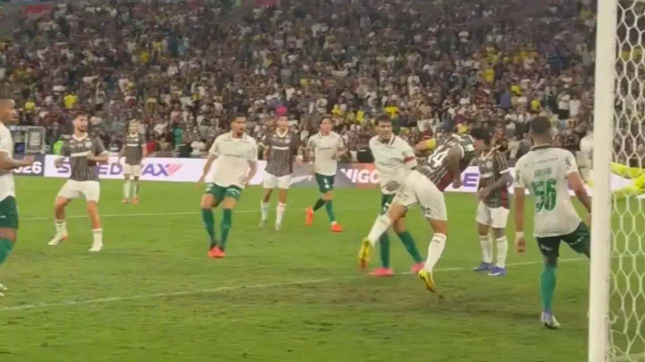 Palmeiras sai na frente duas vezes mas leva virada do Fluminense por 3 a 2 no Maracanã pelo Brasileirão