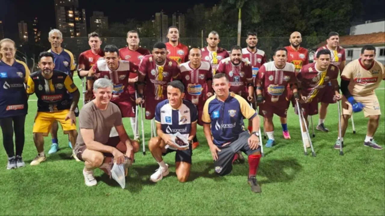 Time Pantanal Esporte Clube recebe novos uniformes em cerimônia em Campo Grande