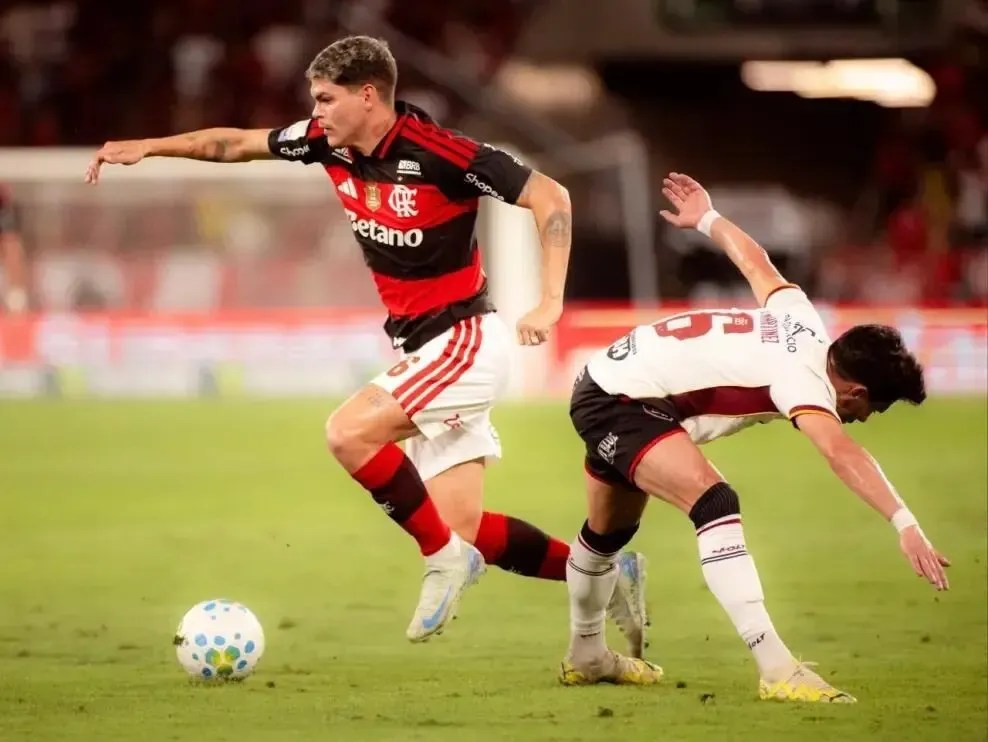 Flamengo x Vitória pelo Brasileirão no Maracanã