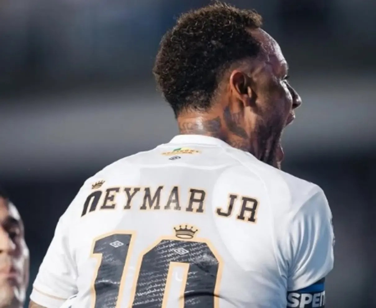 Neymar dá assistência e Gabigol marca 100º gol pelo Santos na virada sobre o Macará