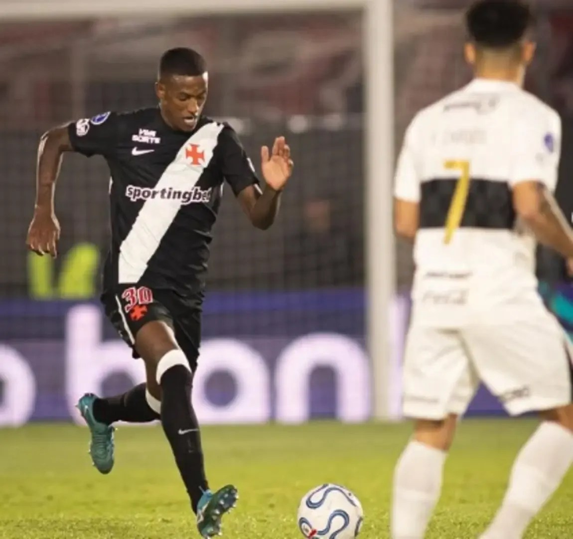 Vasco goleia Olímpia por 4 a 1 no Paraguai e avança às quartas da Sul-Americana