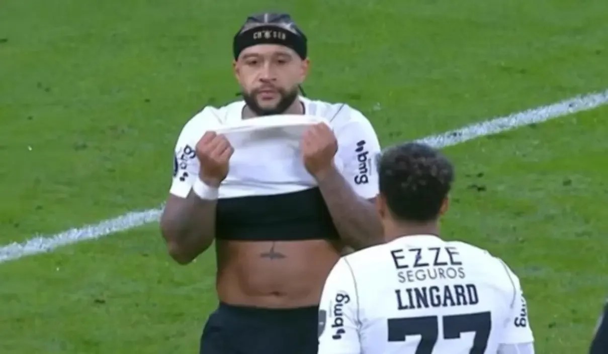 Corinthians é eliminado da Libertadores após Memphis Depay errar pênalti contra Estudiantes
