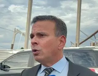 Procurador do MPT Paulo Douglas de Moraes durante fiscalização após desabamento que matou trabalhadores sem registro em Campo Grande