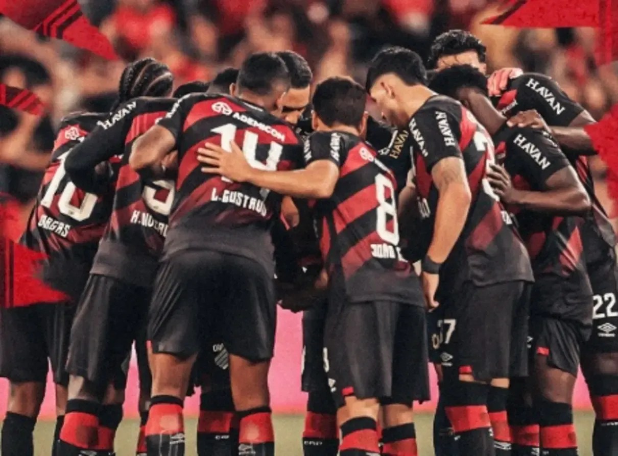 Com dois gols nos acréscimos, Athletico-PR e Atlético-MG protagonizam empate eletrizante em 2 a 2