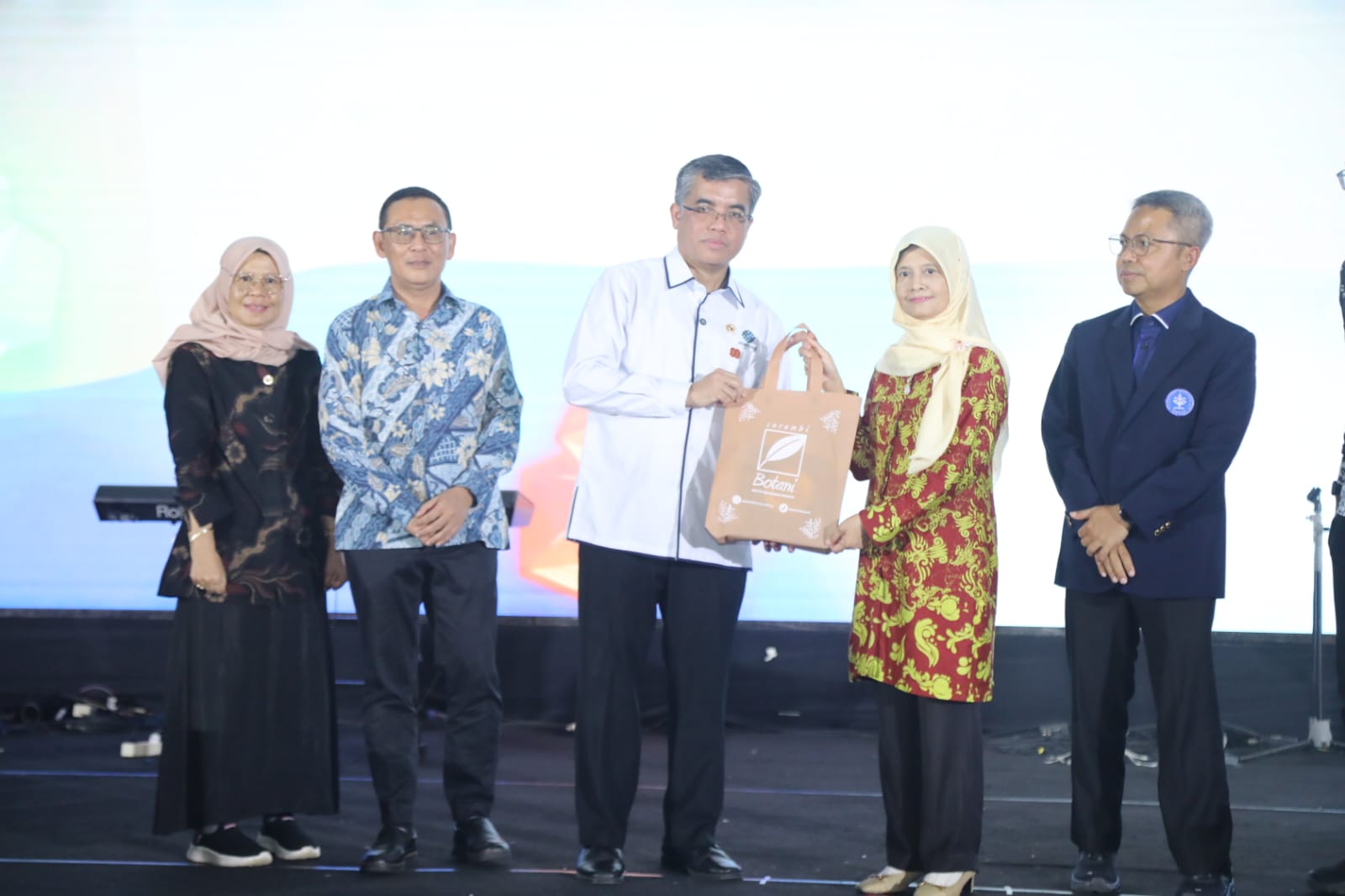 Menaker Dorong Mahasiswa Baru IPB Kuasai Multi Kompetensi dan Pola Pikir Masa Depan