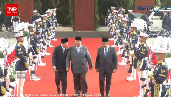 Tiba di Gedung Bundar Parlemen, Presiden Prabowo Subianto Disambut Wapres Gibran dan Ketua DPD RI 
