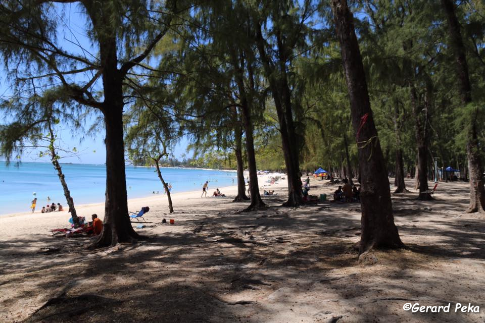 Mon Choisy beach area