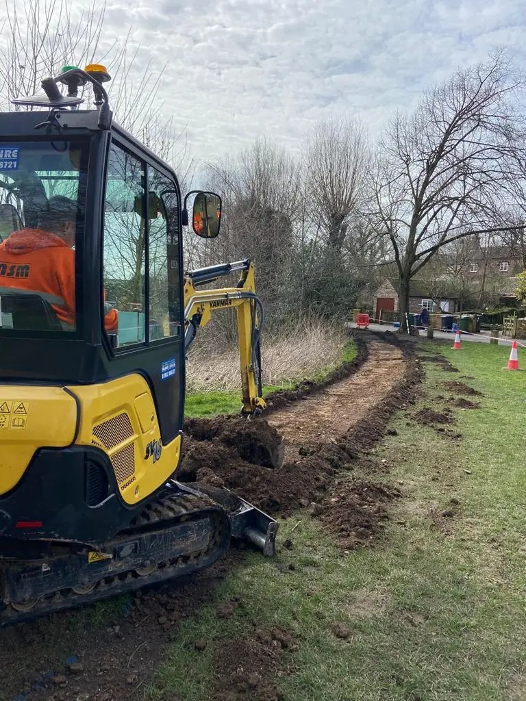 5t digger hire