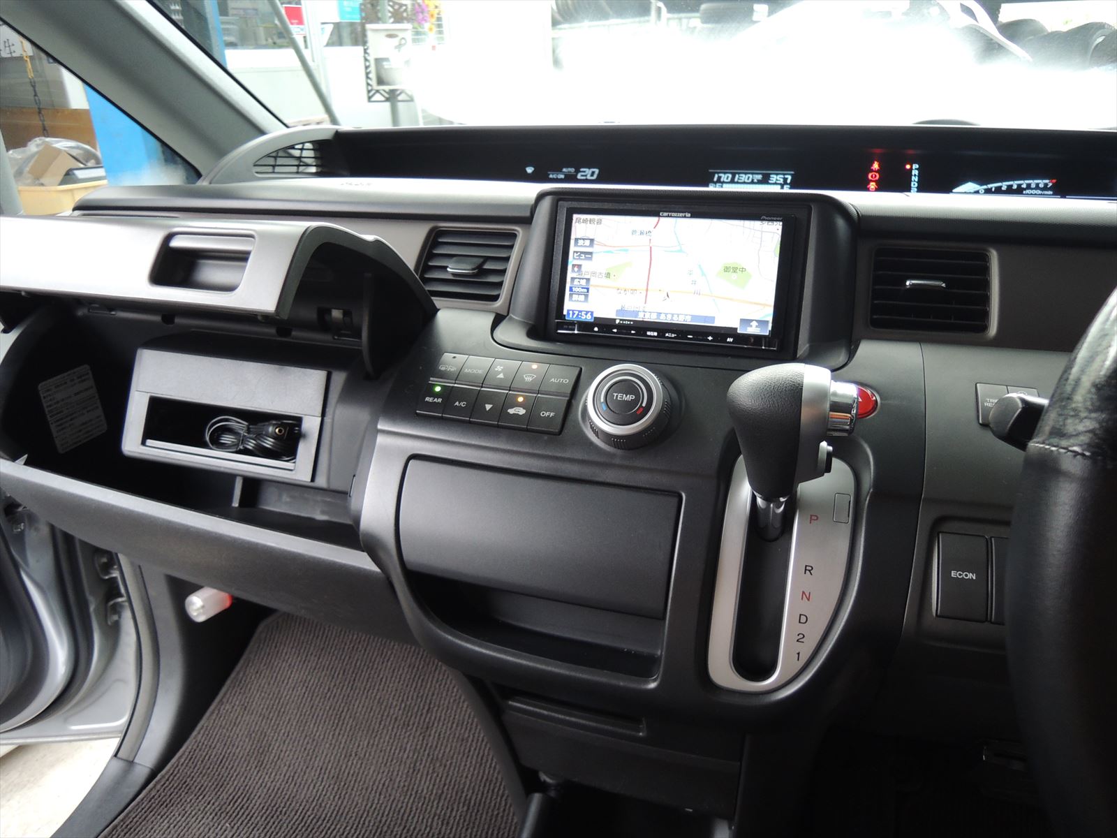RK5 ホンダ　ステップワゴン　スパーダ　RK型　純正ナビパネル ホンダ ステップワゴンRK5後期 純正ナビパネル