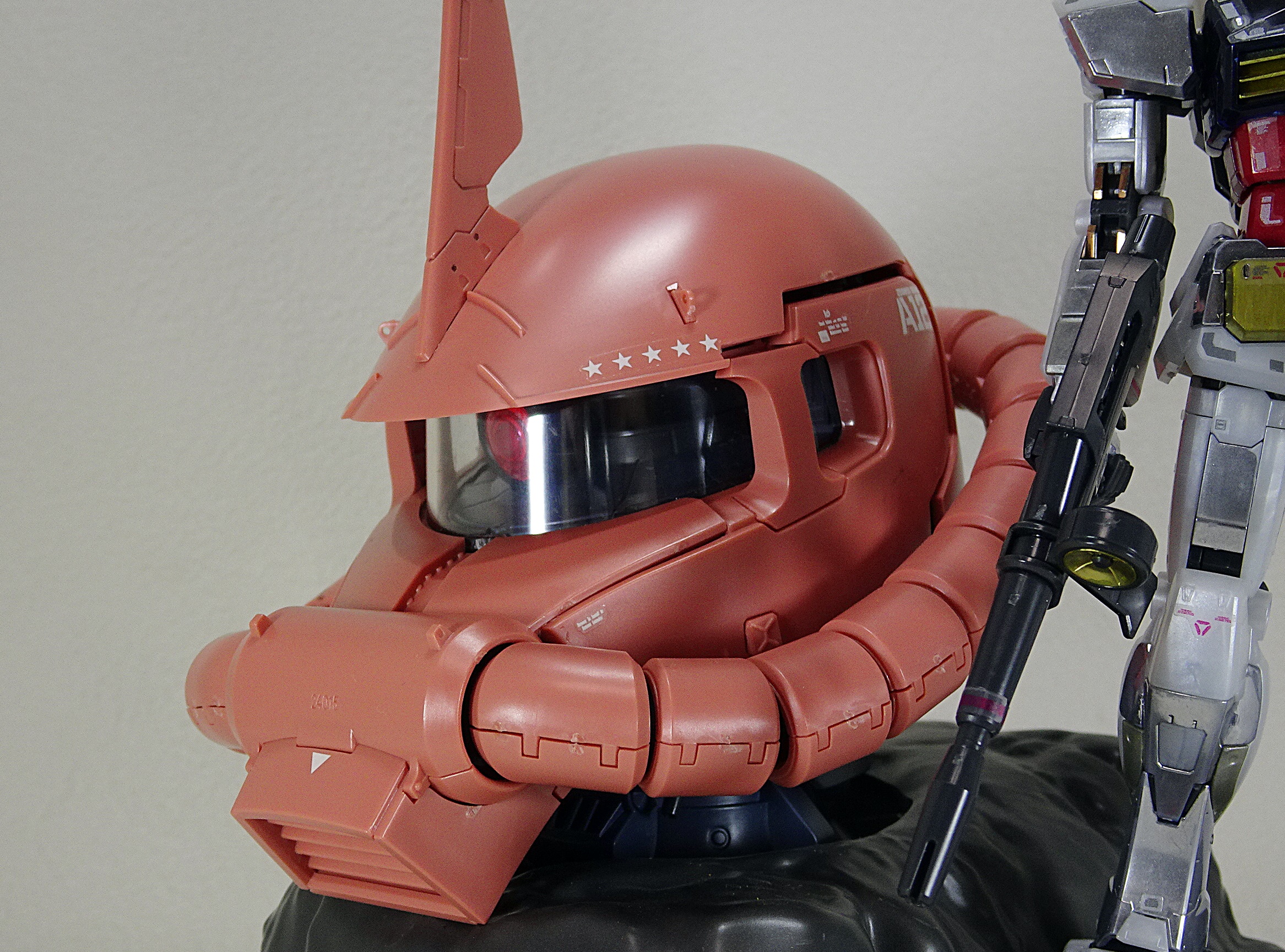 プレミアムバンダイ 機動戦士ガンダム35周年 1/144 RG RX-78ガンダム