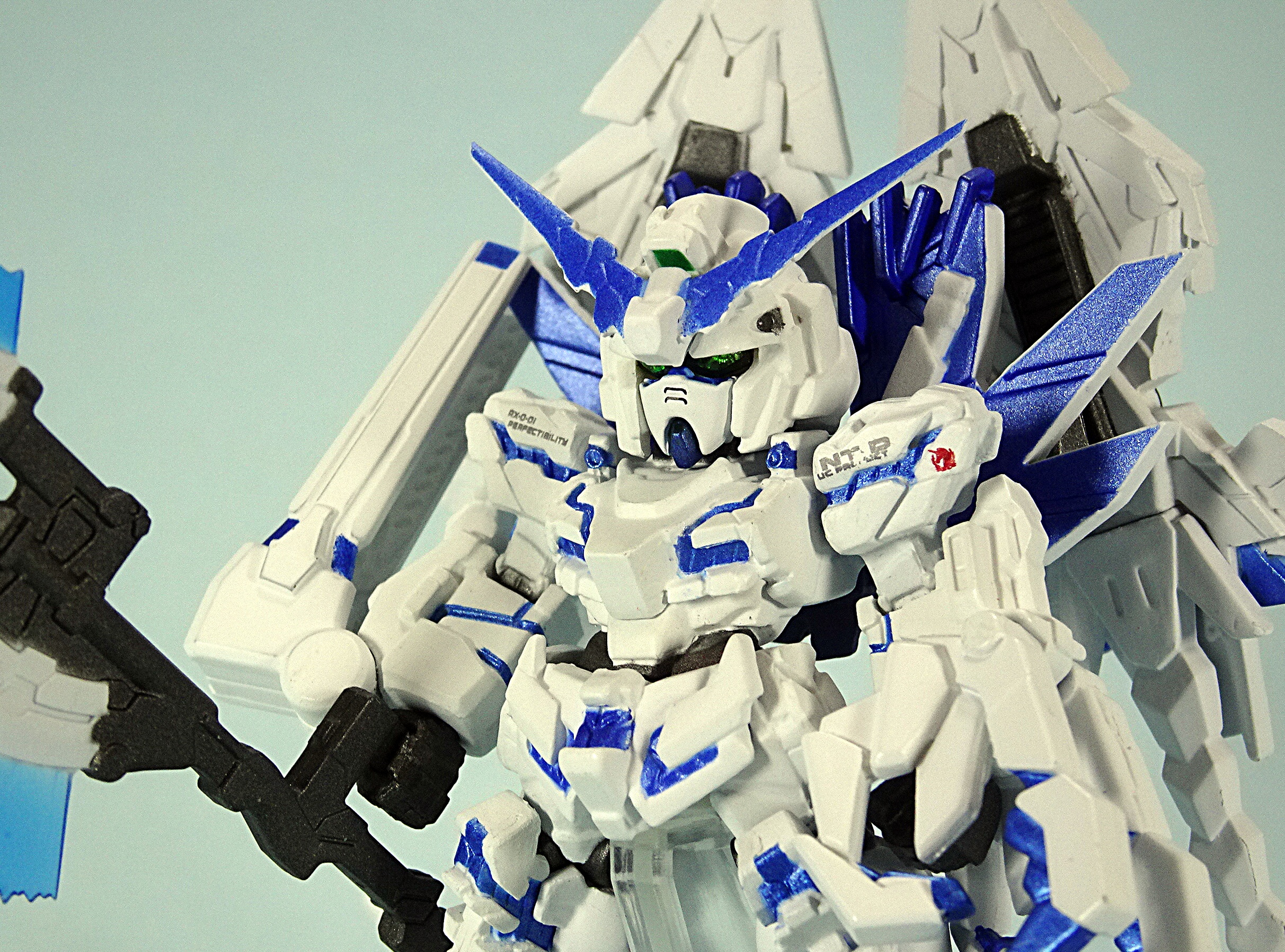 プレミアムバンダイ 食玩 FWガンダムコンバージ:CORE ユニコーン プレミアムバンダイ 食玩 FWガンダムコンバージ:CORE ユニコーン