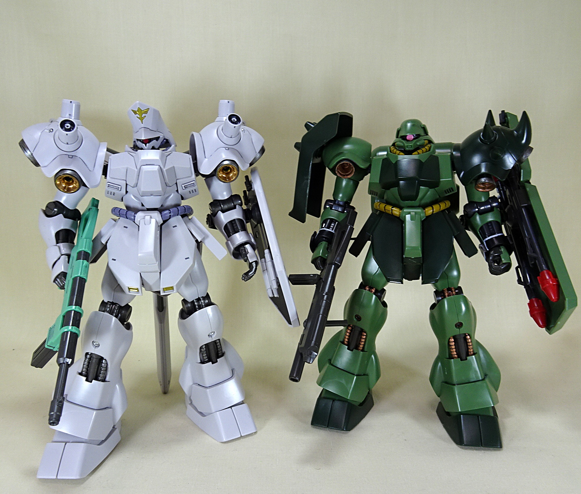 プレミアムバンダイ HGUC 1/144 機動戦士ガンダムUC アイザック/ガザC