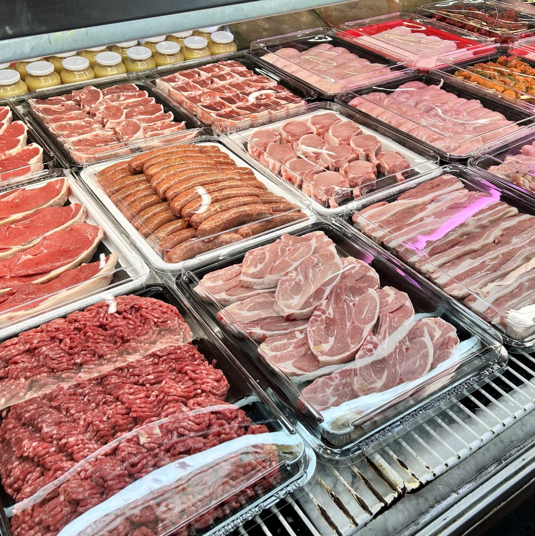Food Display Trays with clear stakable lids