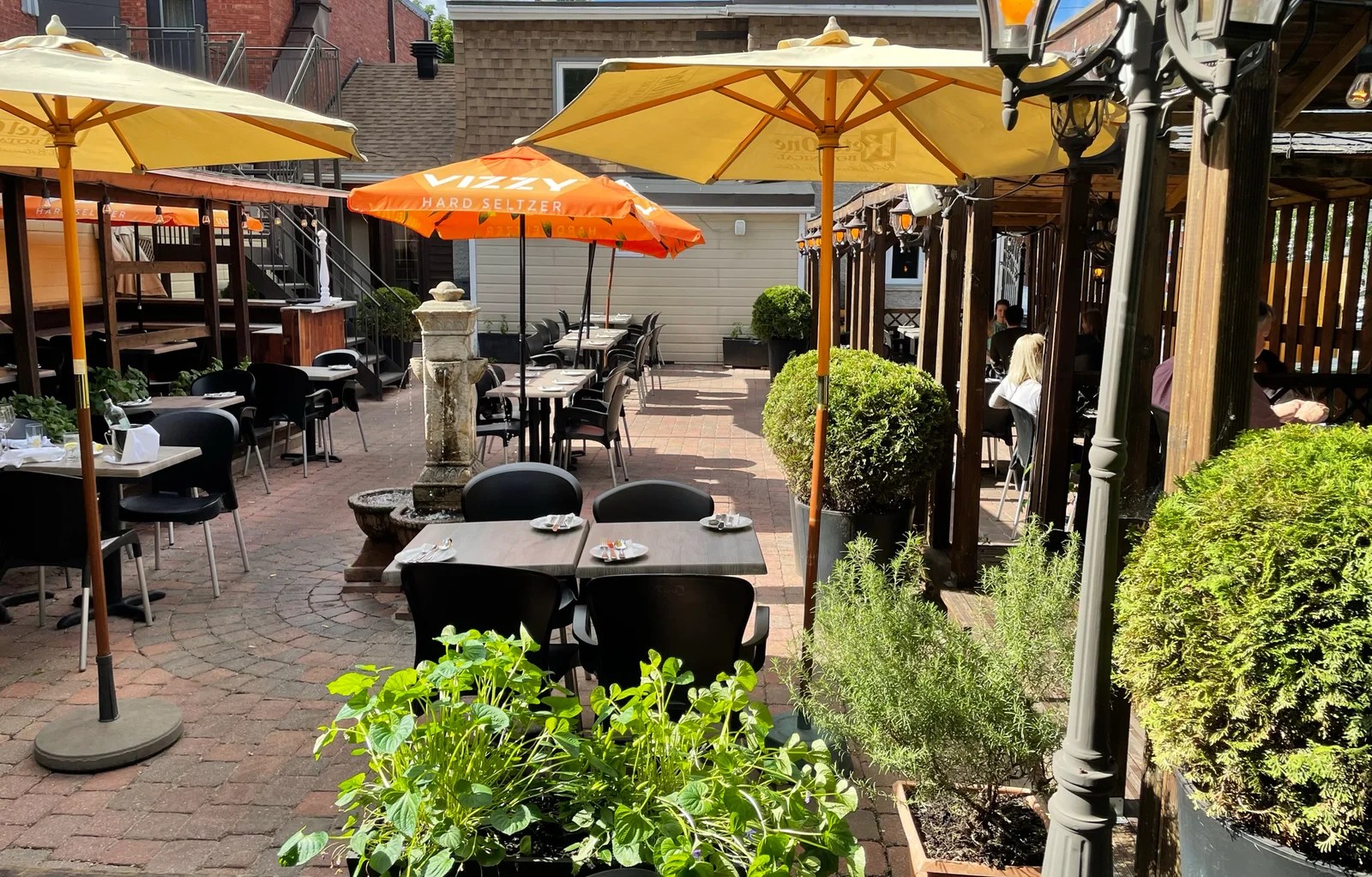 Restaurant Bellissimo is located at 484 Lakeshore Dr, Dorval, Quebec.  You can dine-in, use a curbside pickup or get delivery.  The phone number is (514) 631-7074.