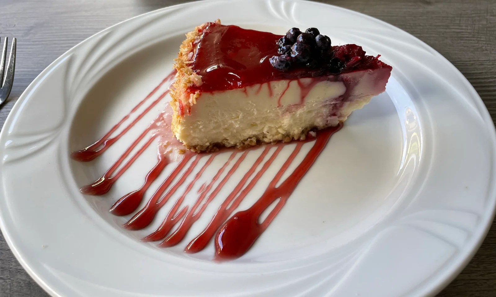 Restaurant Bellissimo is located at 484 Lakeshore Dr, Dorval, Quebec.  You can dine-in, use a curbside pickup or get delivery.  The phone number is (514) 631-7074.