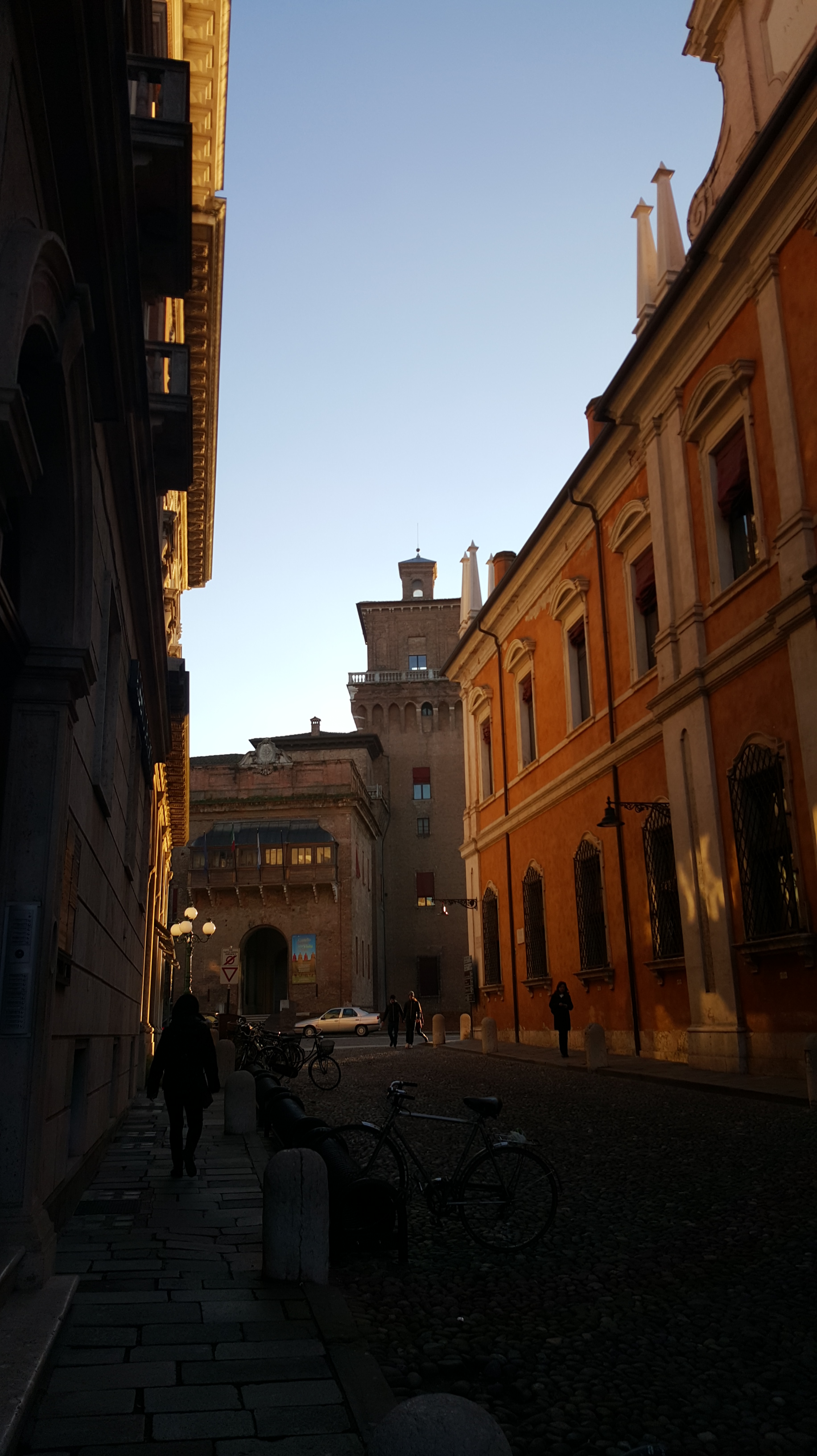 One view of the magnificent Castello Estense