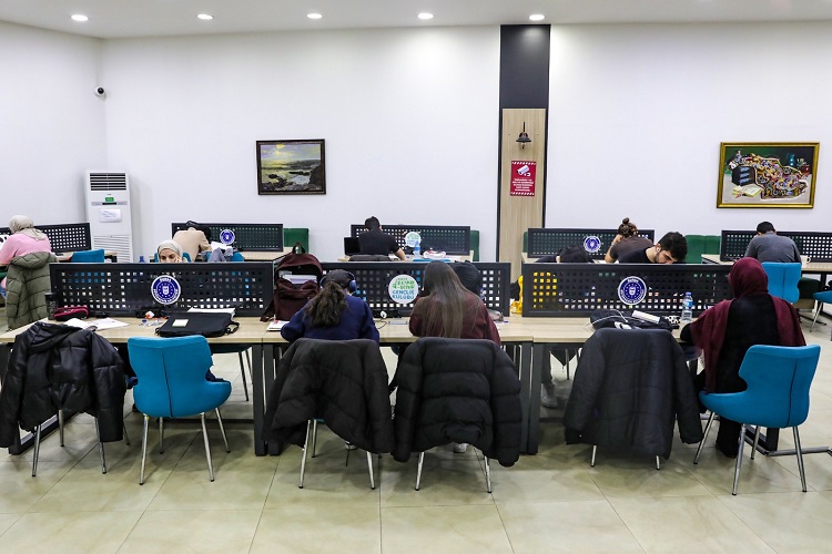 Bursa Büyükşehir Belediyesi, üniversite sınavına hazırlanan gençler için ücretsiz TYT