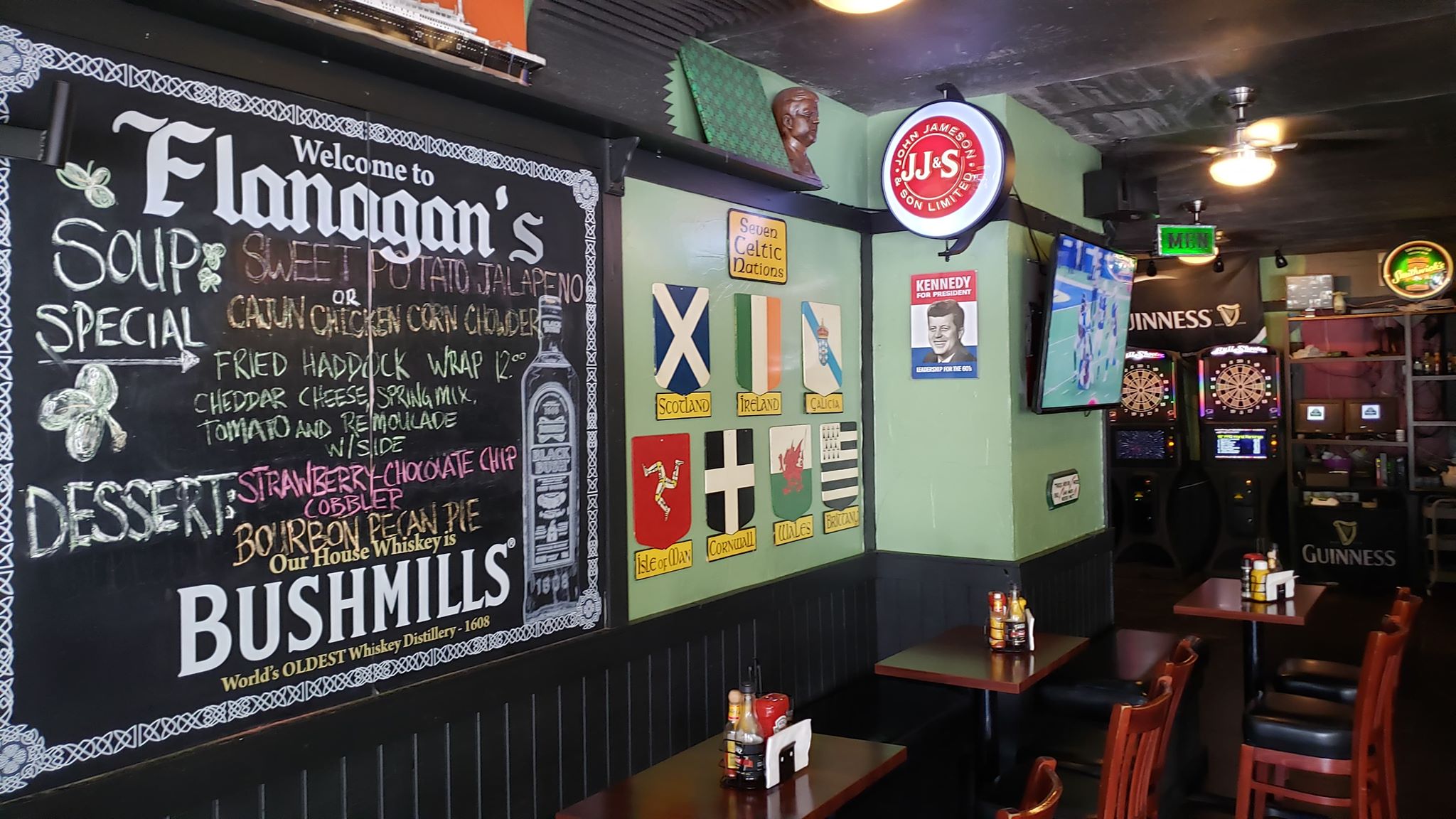Flanagan's Irish Pub