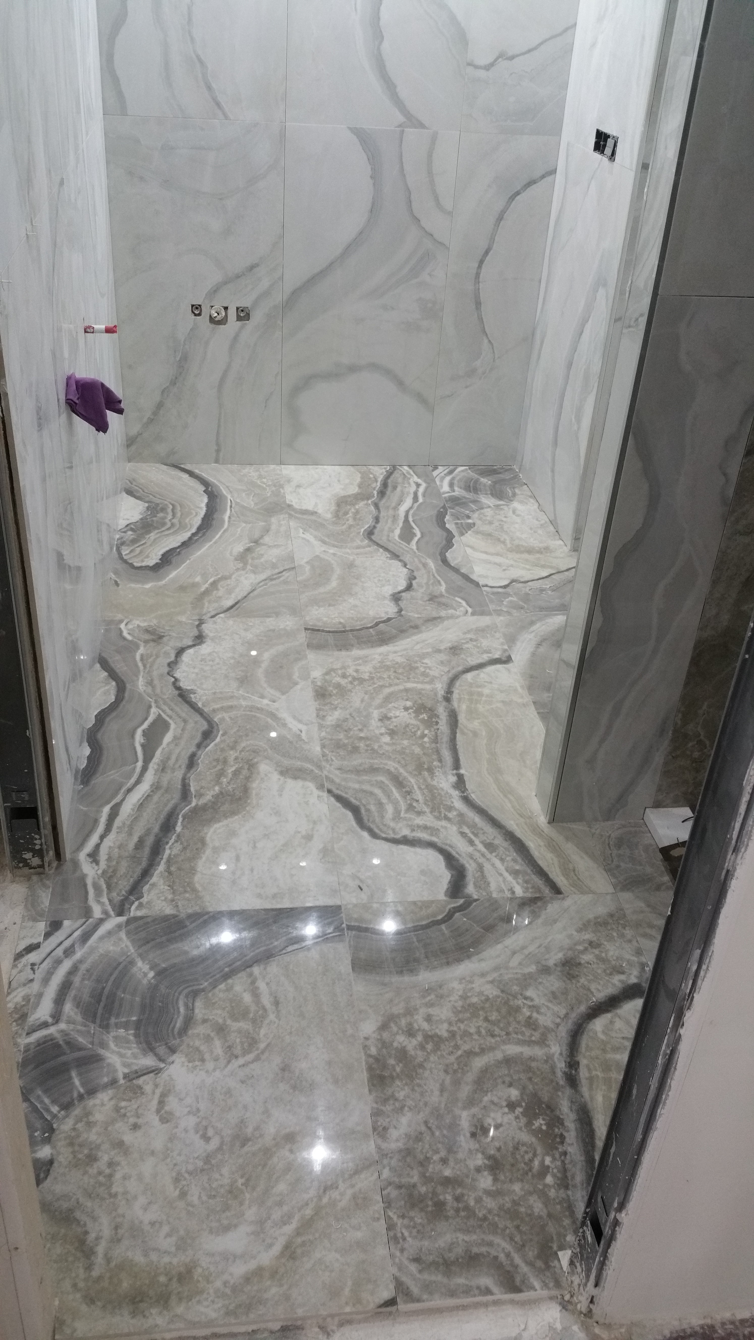 BAÑO PORCELANICO